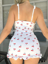 Vestido ajustado con estampado de cereza ribete fruncido fruncido con tanga